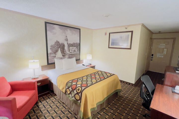 Room 8 of 29
