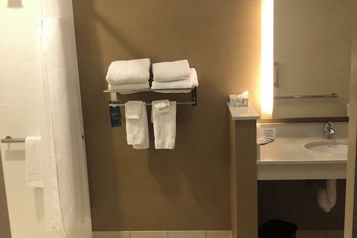 Fairfield Inn & Suites by Marriott Detroit Lakes