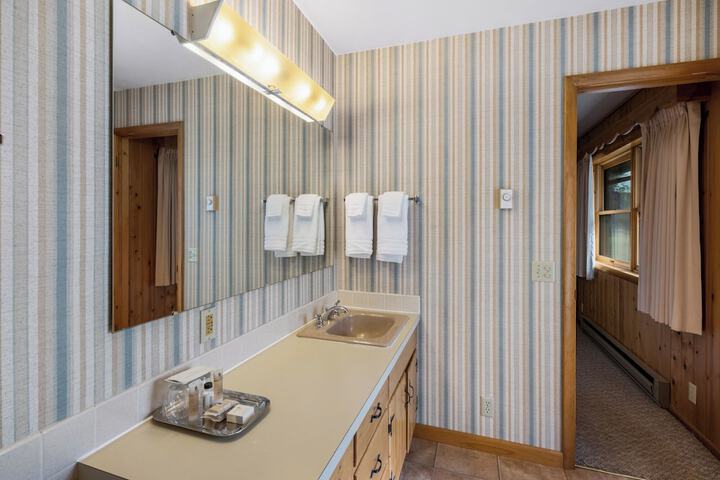 El Western Cabins & Lodges