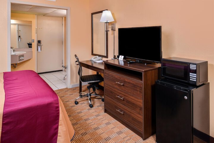 Room 12 of 26