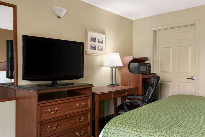 Room 35 of 47