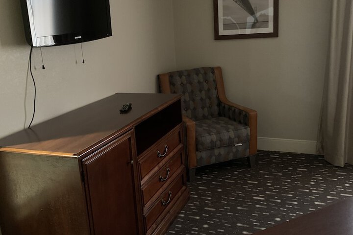 Room 11 of 38