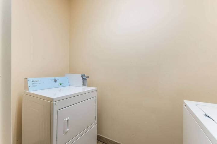 Room 13 of 28