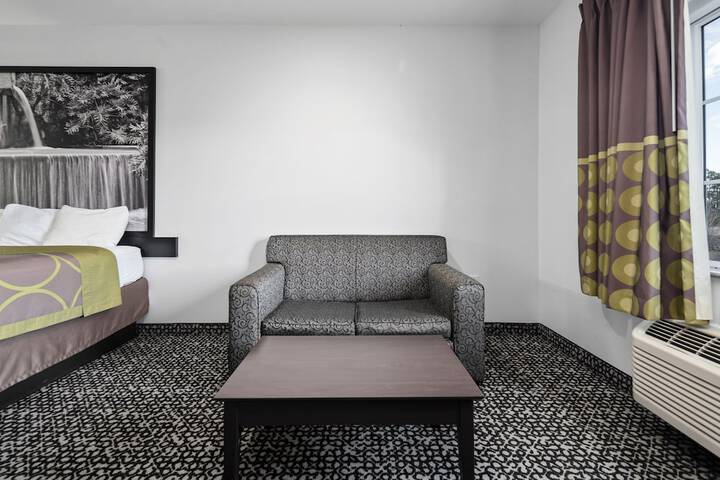 Room 15 of 38