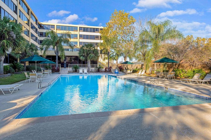Pool 5 of 27
