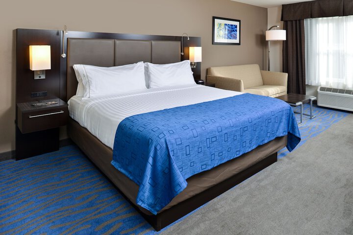 Holiday Inn Express St. Louis West - OFallon by IHG