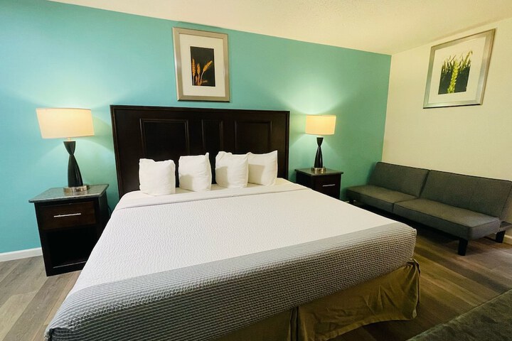 Sparta Inn