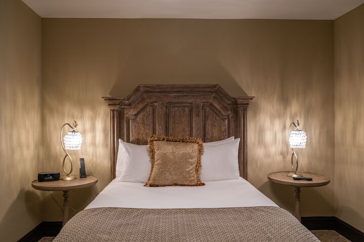 Room 20 of 34