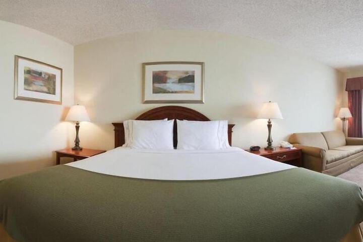Baymont Inn & Suites by Wyndham