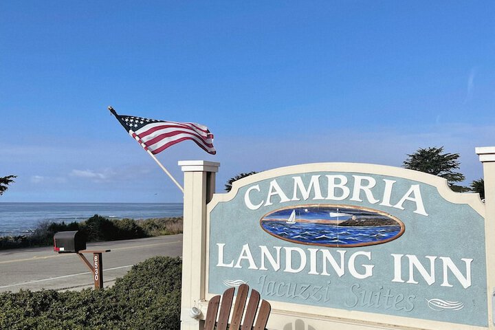 Cambria Landing Inn & Suites