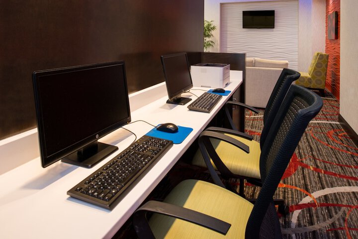 Holiday Inn Express & Suites Monroe by IHG