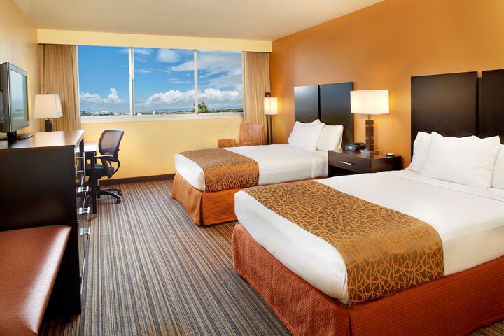 Best Western The Plaza Hotel Honolulu Airport - Free Breakfast