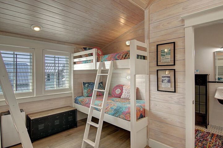 Room 16 of 47