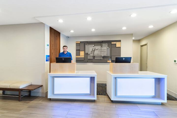 Hotel 5 of 42