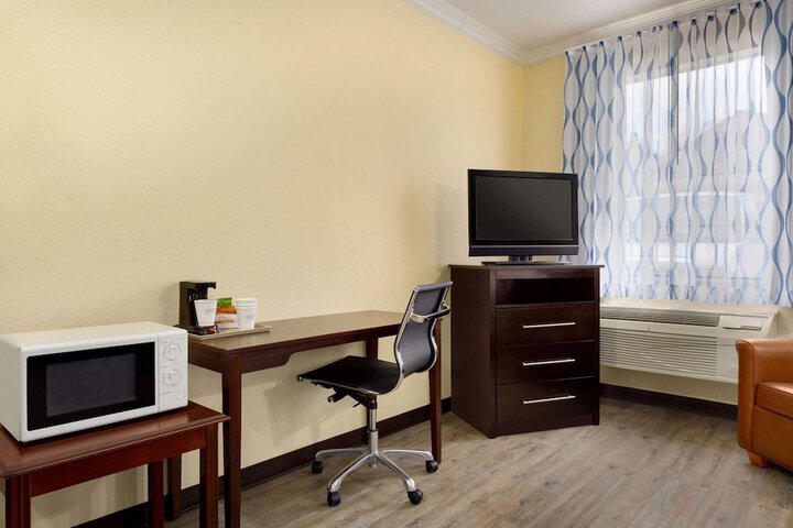 Room 56 of 68