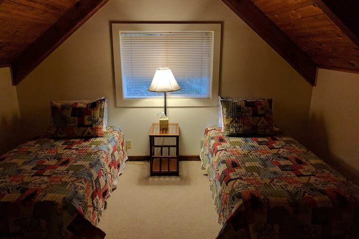 Alexanders Lodge