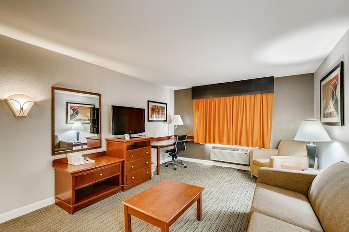 Room 40 of 65
