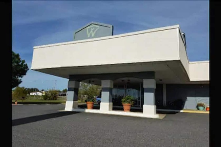 Hotel 2 of 43
