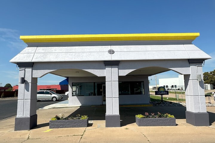 Days Inn by Wyndham Salina South