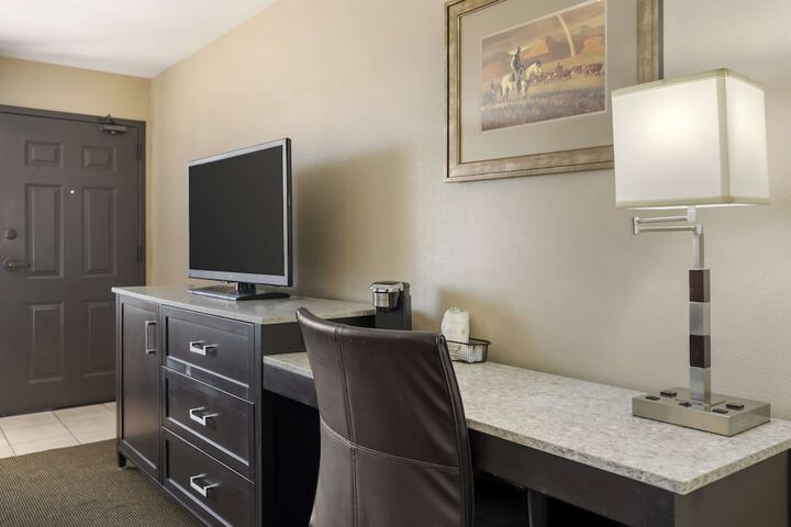 Room 34 of 41