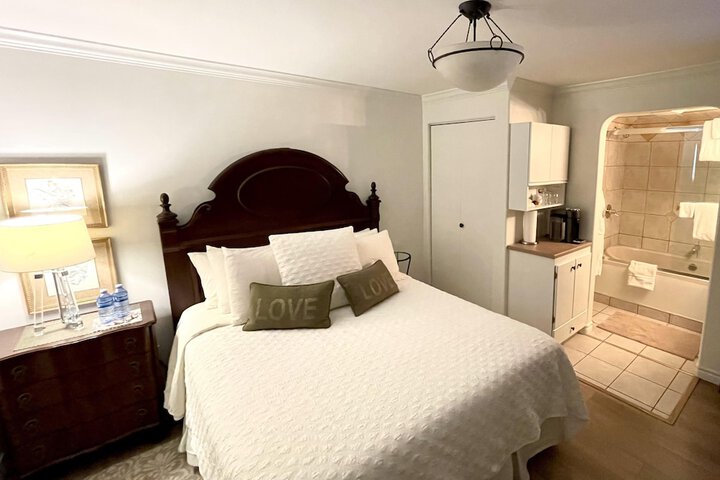Room 34 of 49