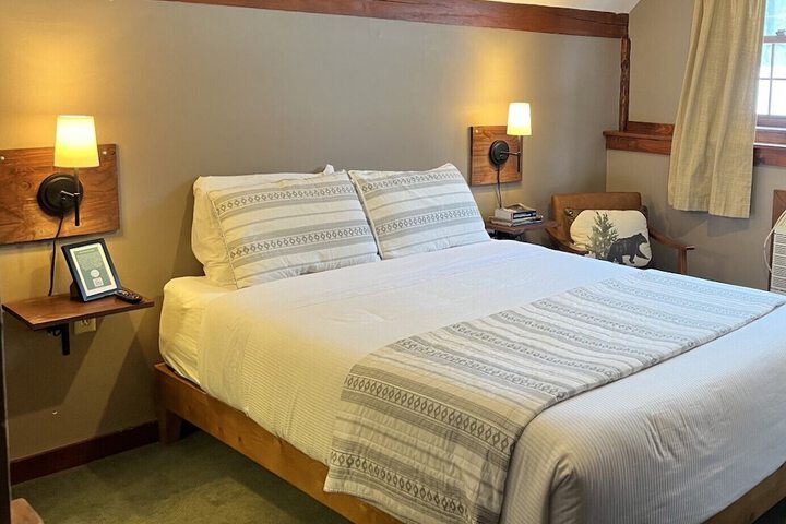Room 103 of 153