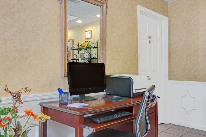 Business Center 15 of 15