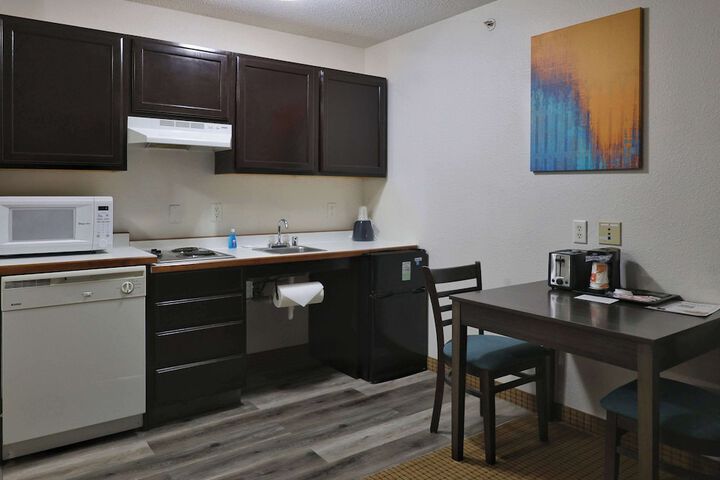 Room 72 of 109