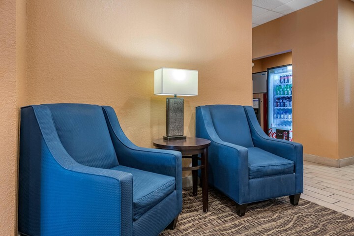 Comfort Inn & Suites Orlando North