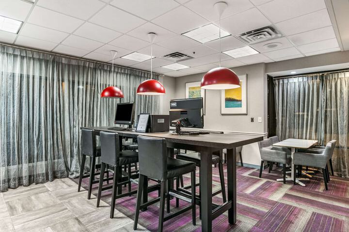 Business Center 68 of 69
