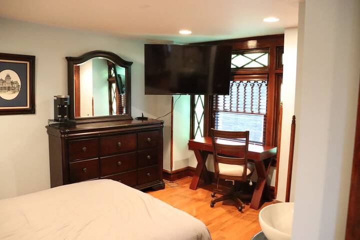Room 30 of 36