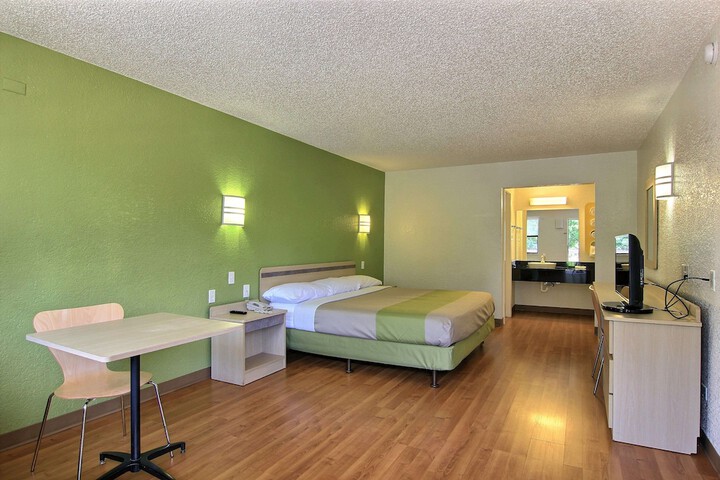 Room 31 of 40