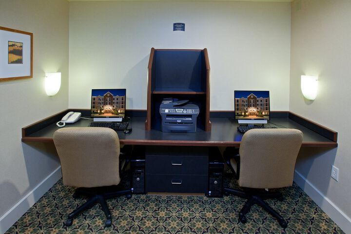 Staybridge Suites Indianapolis-Airport by IHG