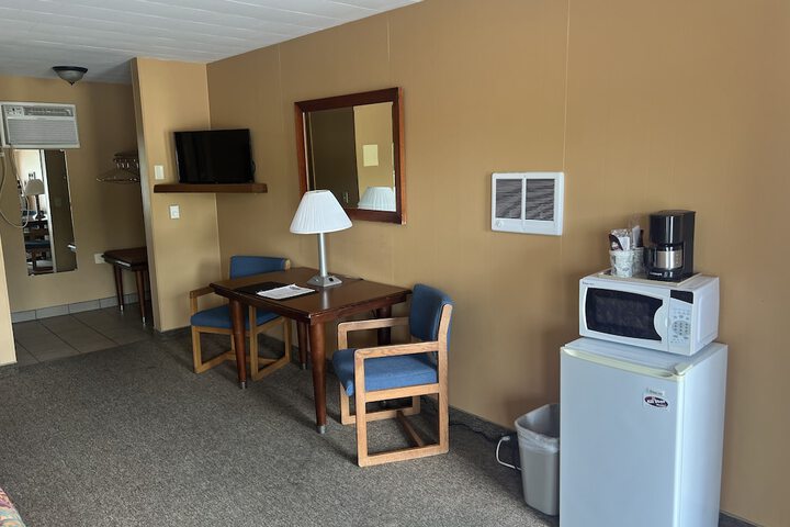 Room 61 of 443