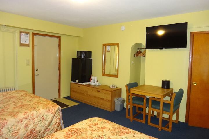 Room 13 of 38