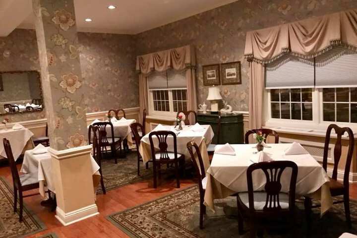 Camelot Restaurant & Inn