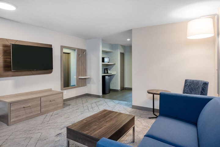 Room 47 of 63