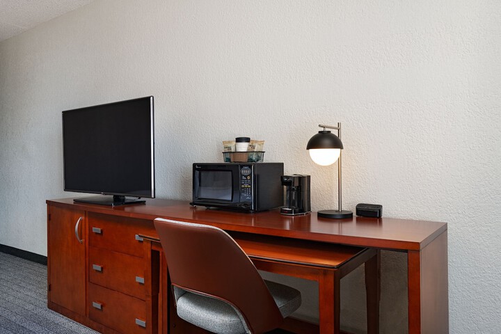 Room 19 of 34