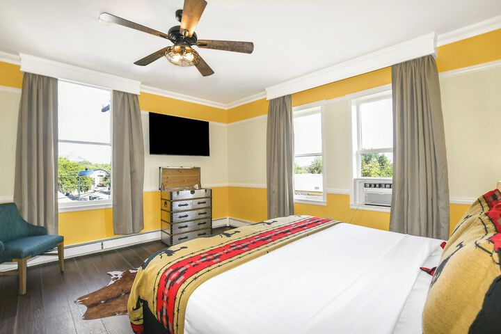 Room 40 of 99