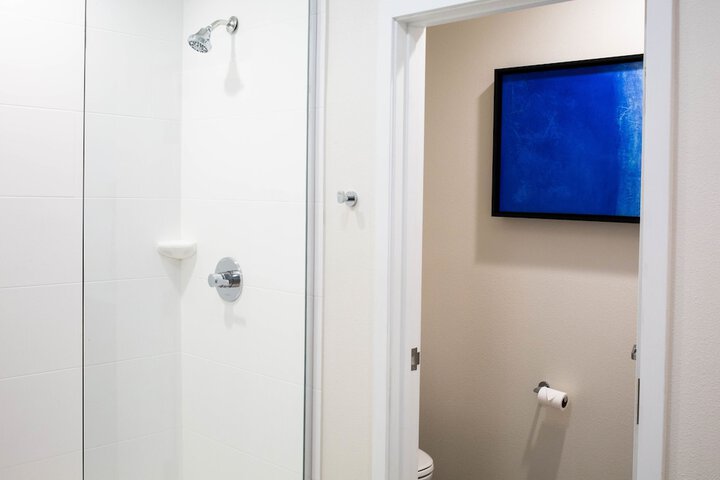 Room 18 of 40