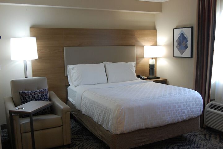 Room 33 of 51