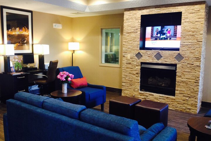Comfort Inn Crystal Lake - Algonquin