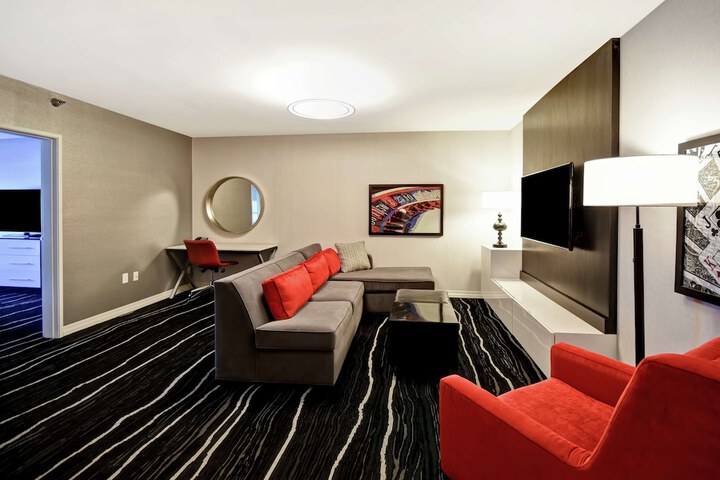 Room 30 of 102
