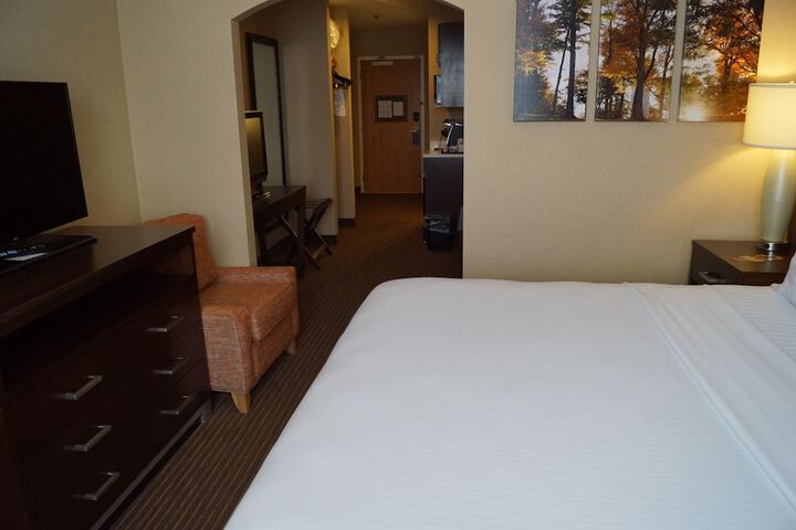 Room 19 of 49