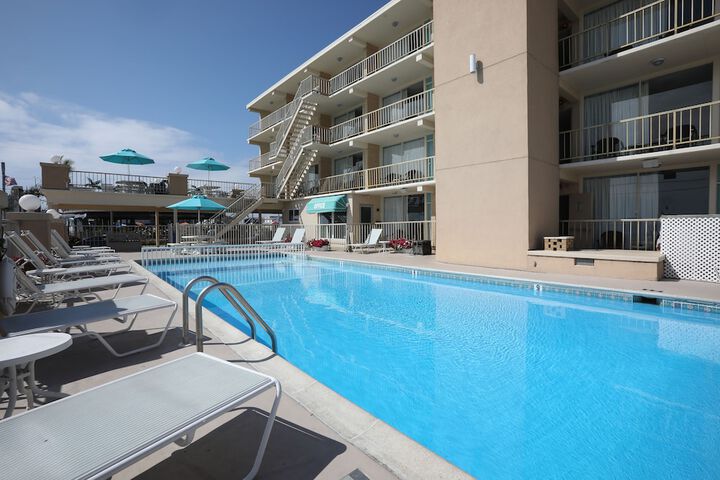 Pool 8 of 21