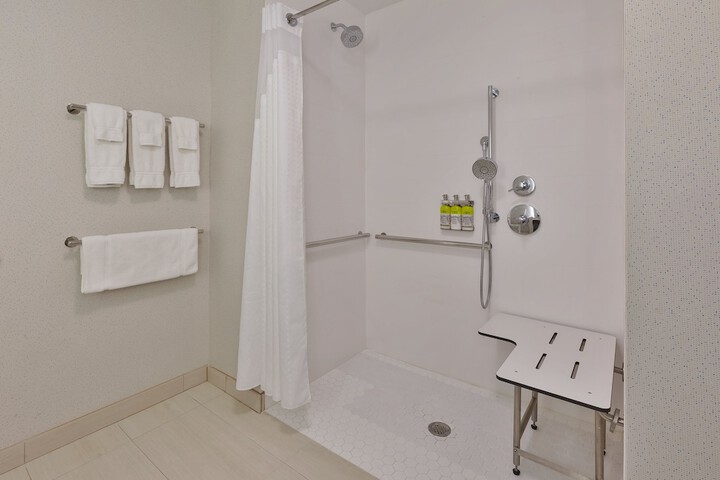 Room 18 of 40
