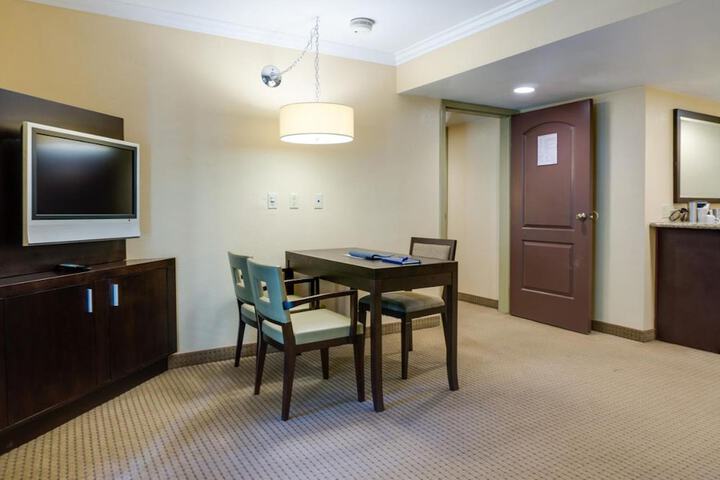 The Buena Park Grand Hotel & Suites
