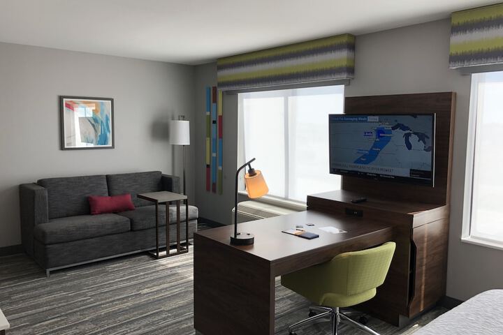Room 9 of 14