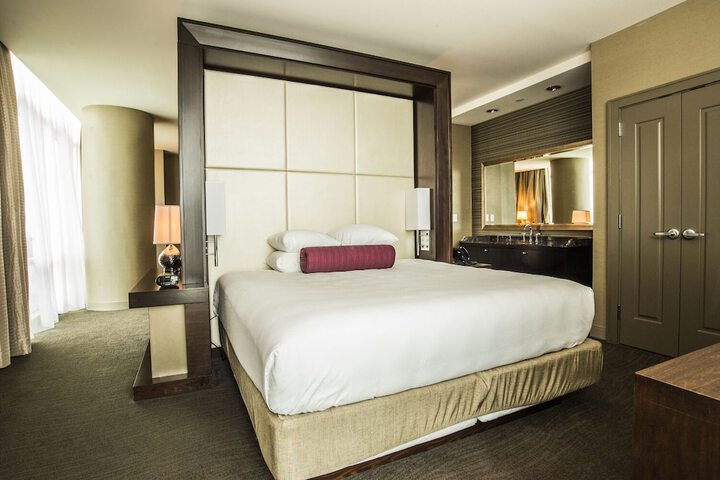 Room 8 of 30