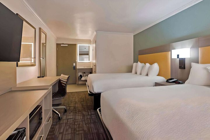 Room 18 of 37